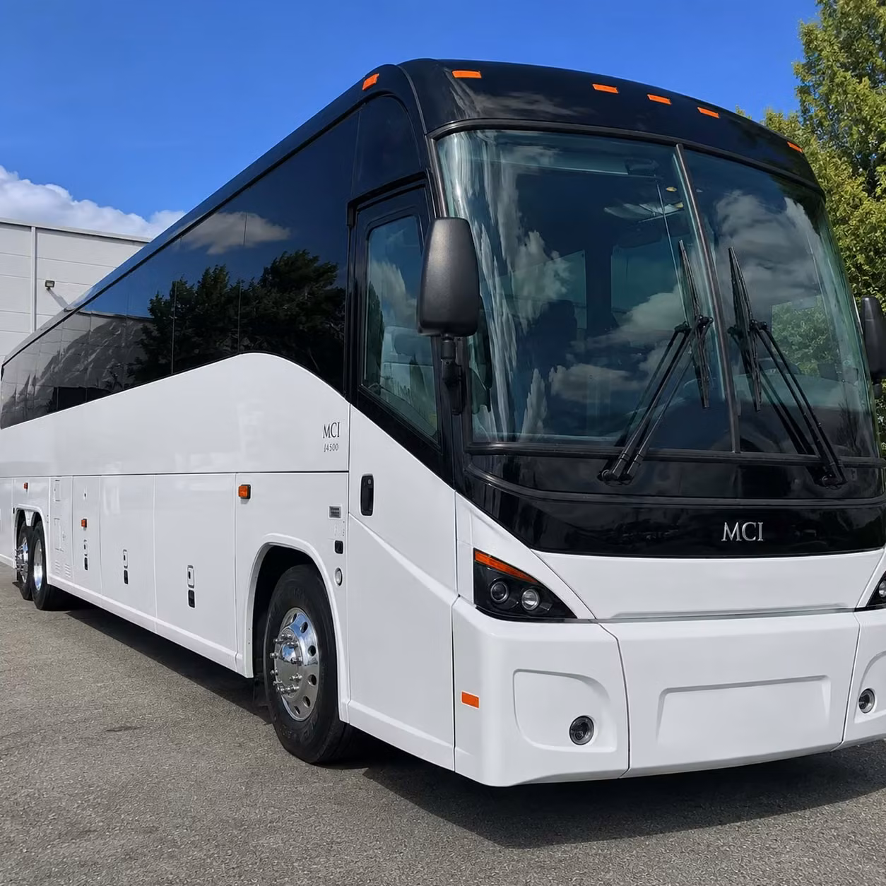 coordinating multi hotel pickup routes for your las vegas airport transfer has never been easier